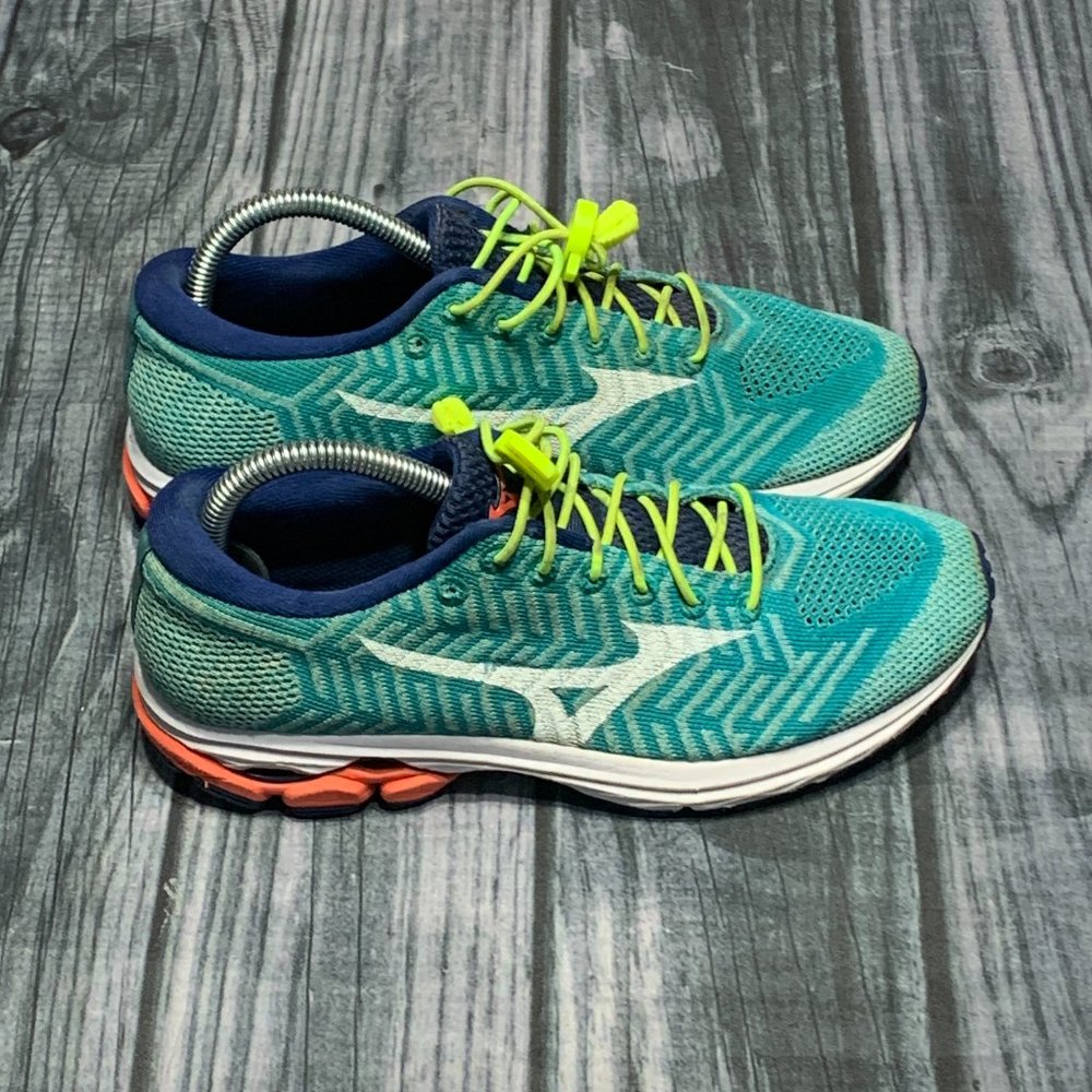 Mizuno Sneakers